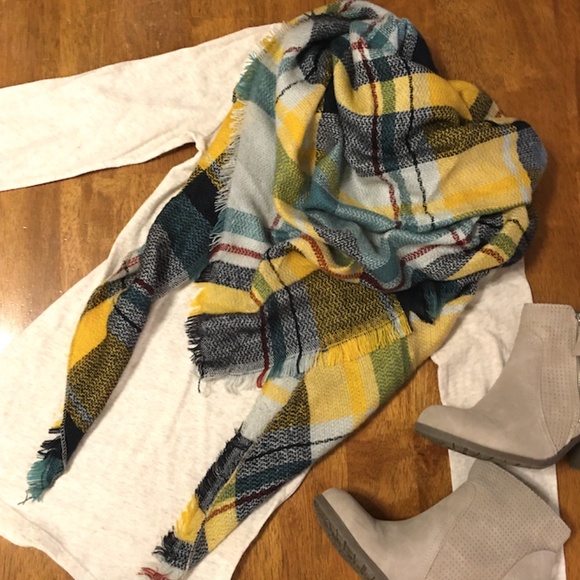 NWT Plaid Blanket Scarf Wrap - Picture 1 of 5